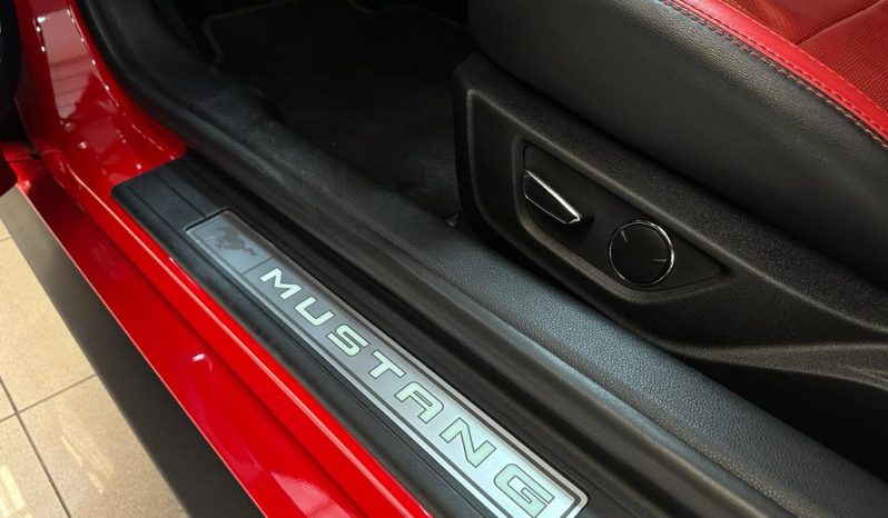 Ford Mustan GT Fastback 5.0 V8 full